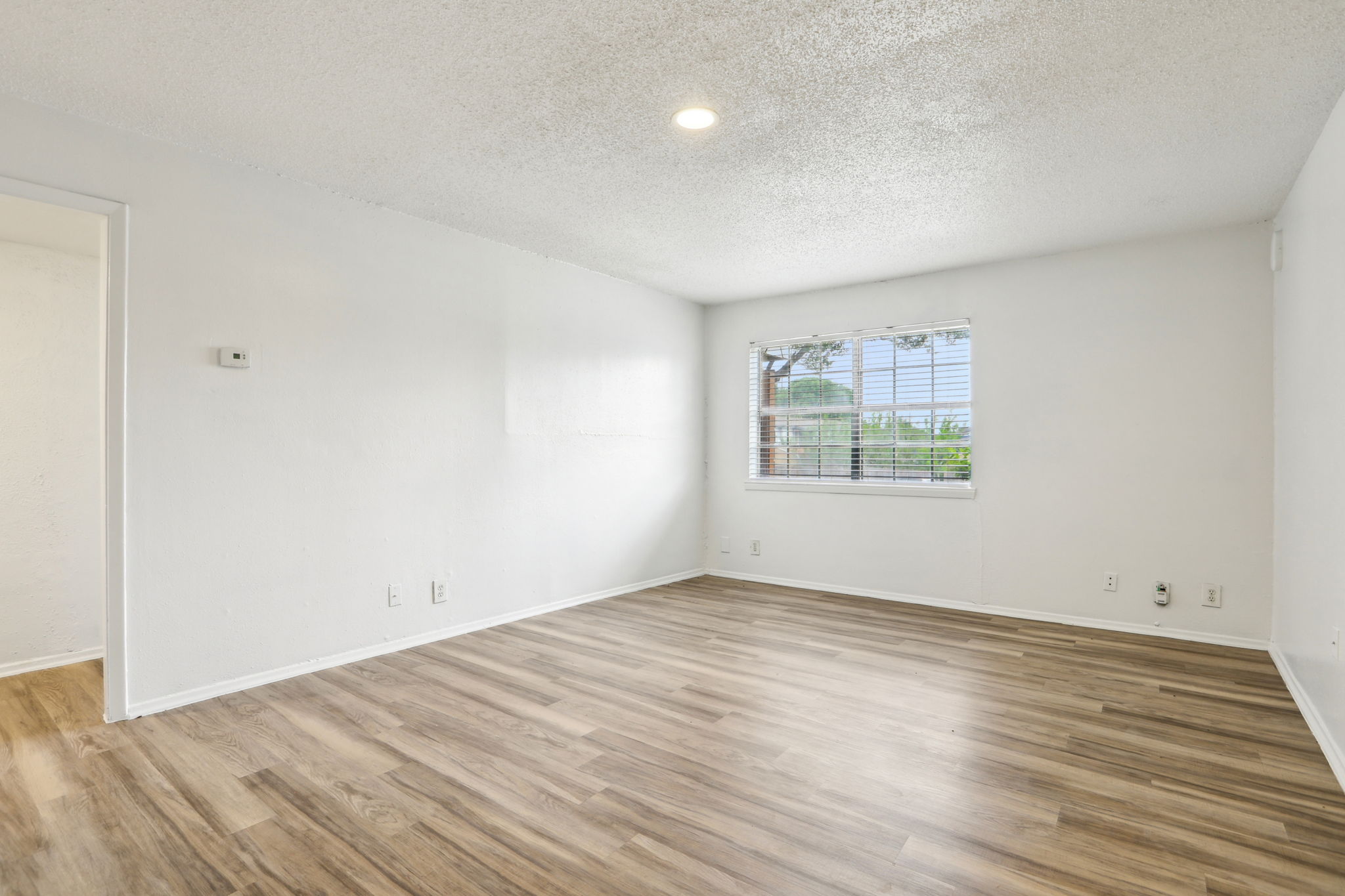 Jewel Apartment Homes Image 8